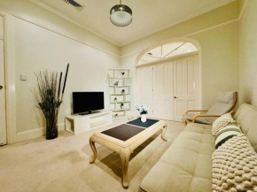 House 3 bedrooms 2 baths 2 parkings in Mosman Sydney